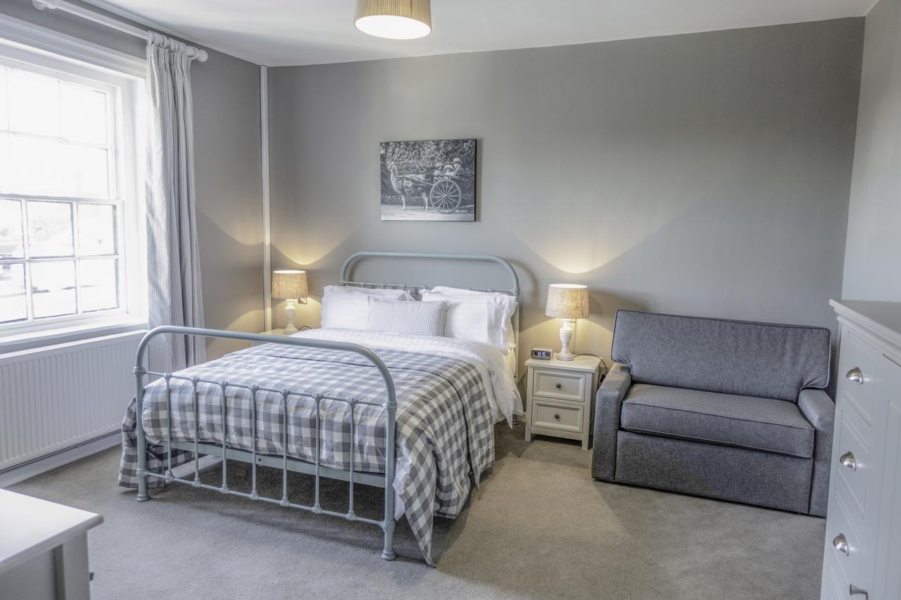 The Saracens Head Bed and Breakfast Stafford Exteriör bild
