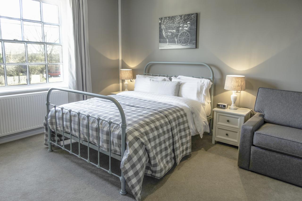 The Saracens Head Bed and Breakfast Stafford Exteriör bild