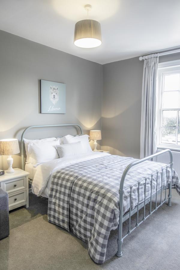 The Saracens Head Bed and Breakfast Stafford Exteriör bild